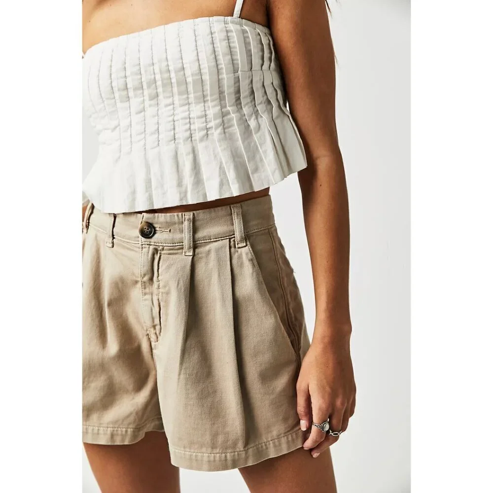FREE PEOPLE Billie Chino Shorts in Almond Milk Size US 0